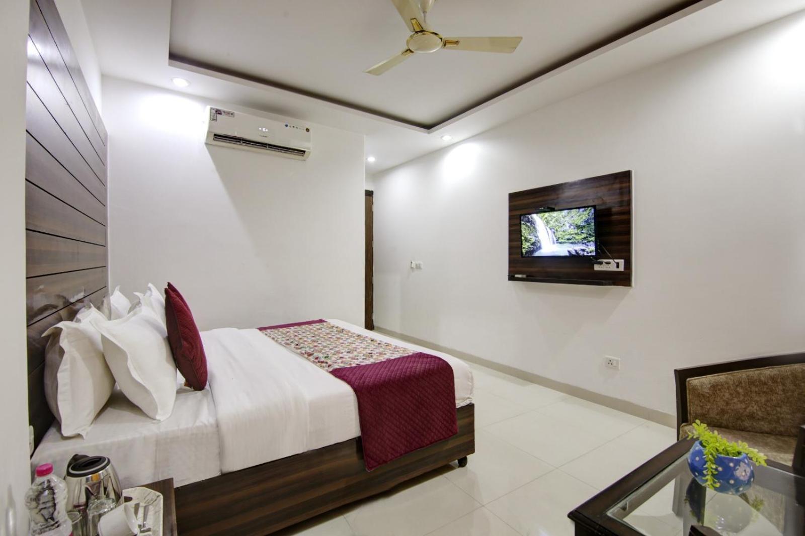 Hotel Devrana Delhi Airport Nuova Delhi Esterno foto