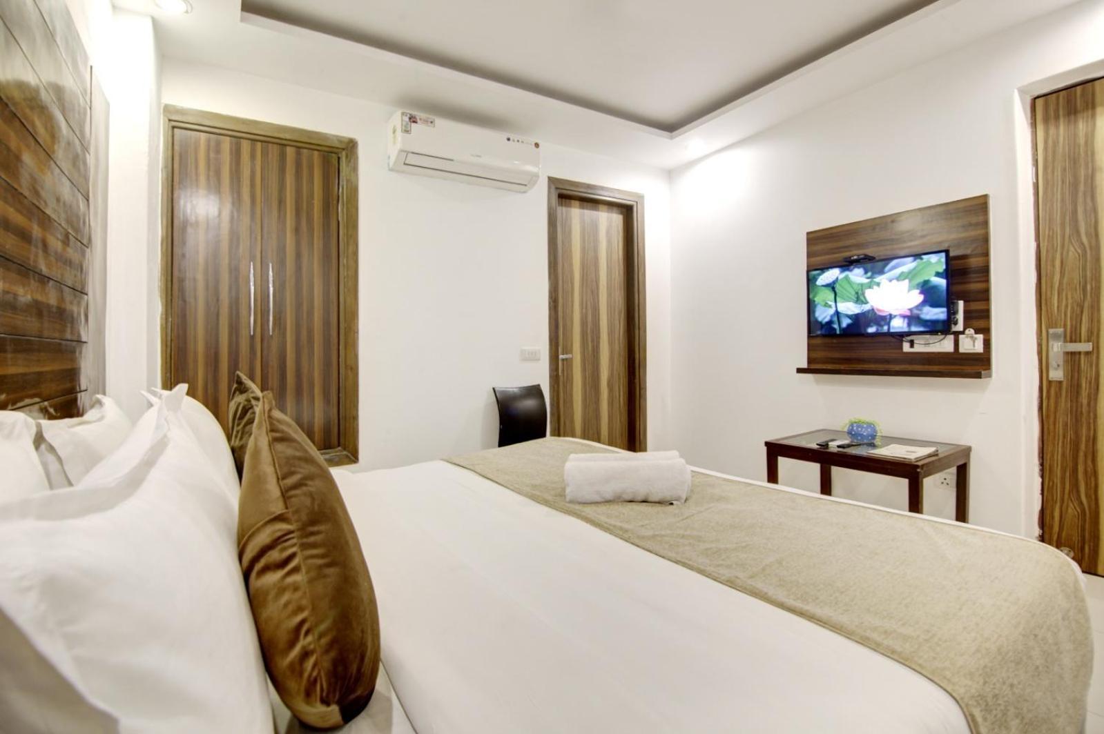 Hotel Devrana Delhi Airport Nuova Delhi Esterno foto