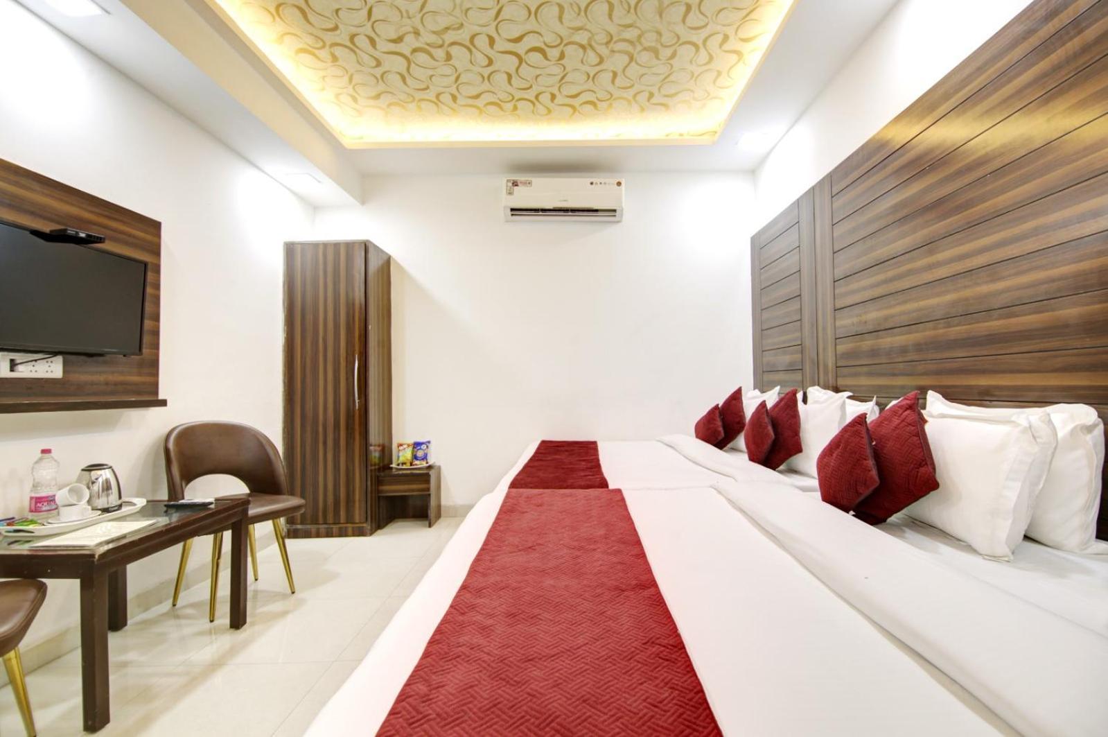 Hotel Devrana Delhi Airport Nuova Delhi Esterno foto